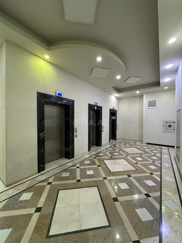 Satılır 3 otaqlı mənzil 155 m²