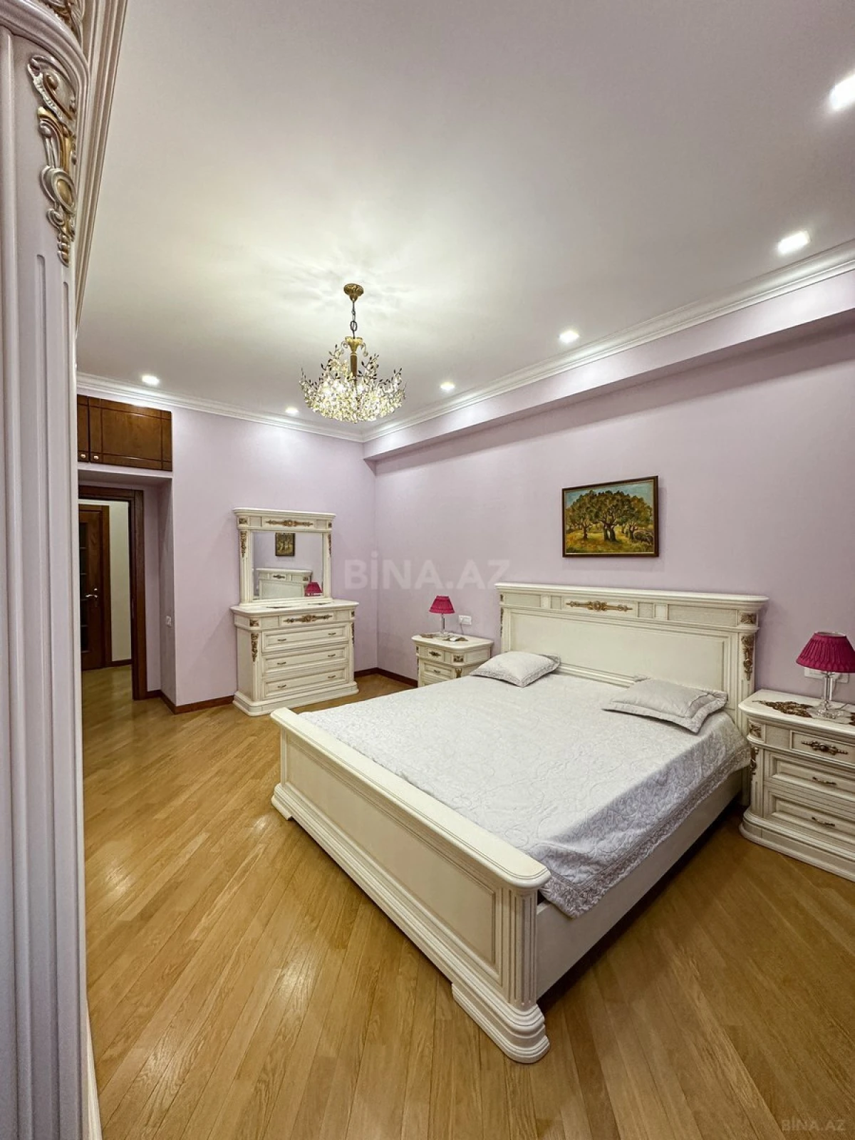 Satılır 3 otaqlı mənzil 155 m²