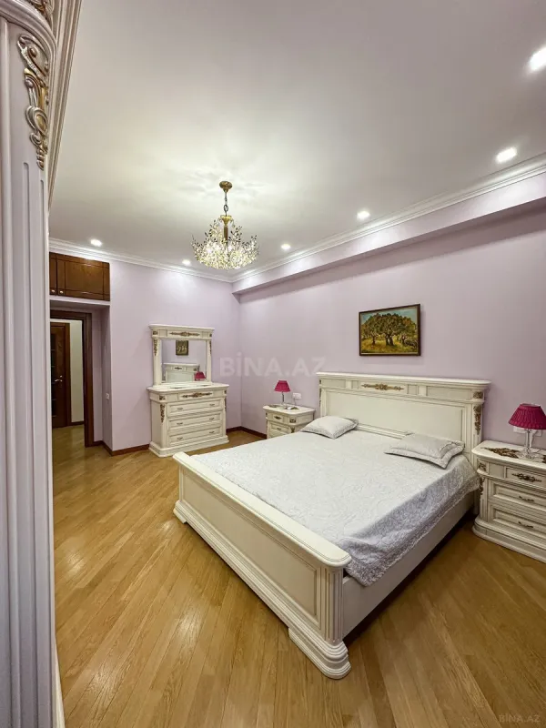 Satılır 3 otaqlı mənzil 155 m²