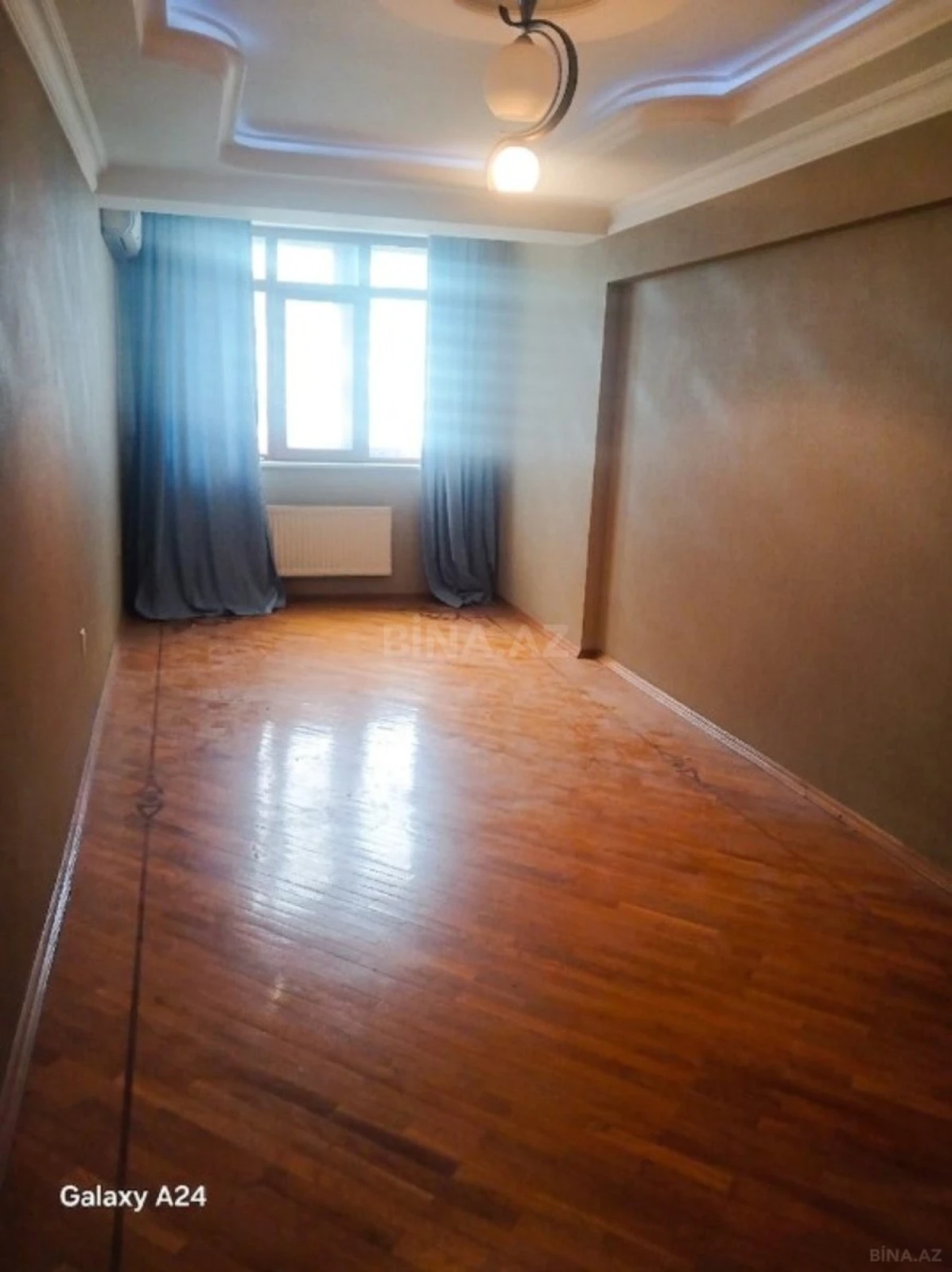 Satılır 2 otaqlı mənzil 76 m²