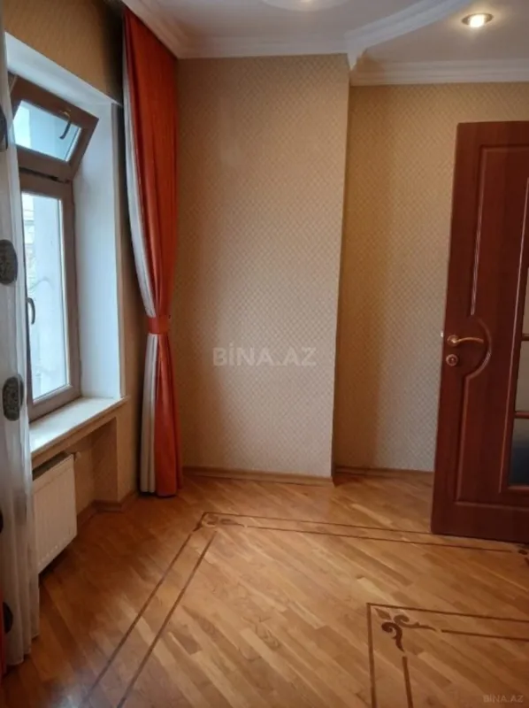Satılır 2 otaqlı mənzil 76 m²