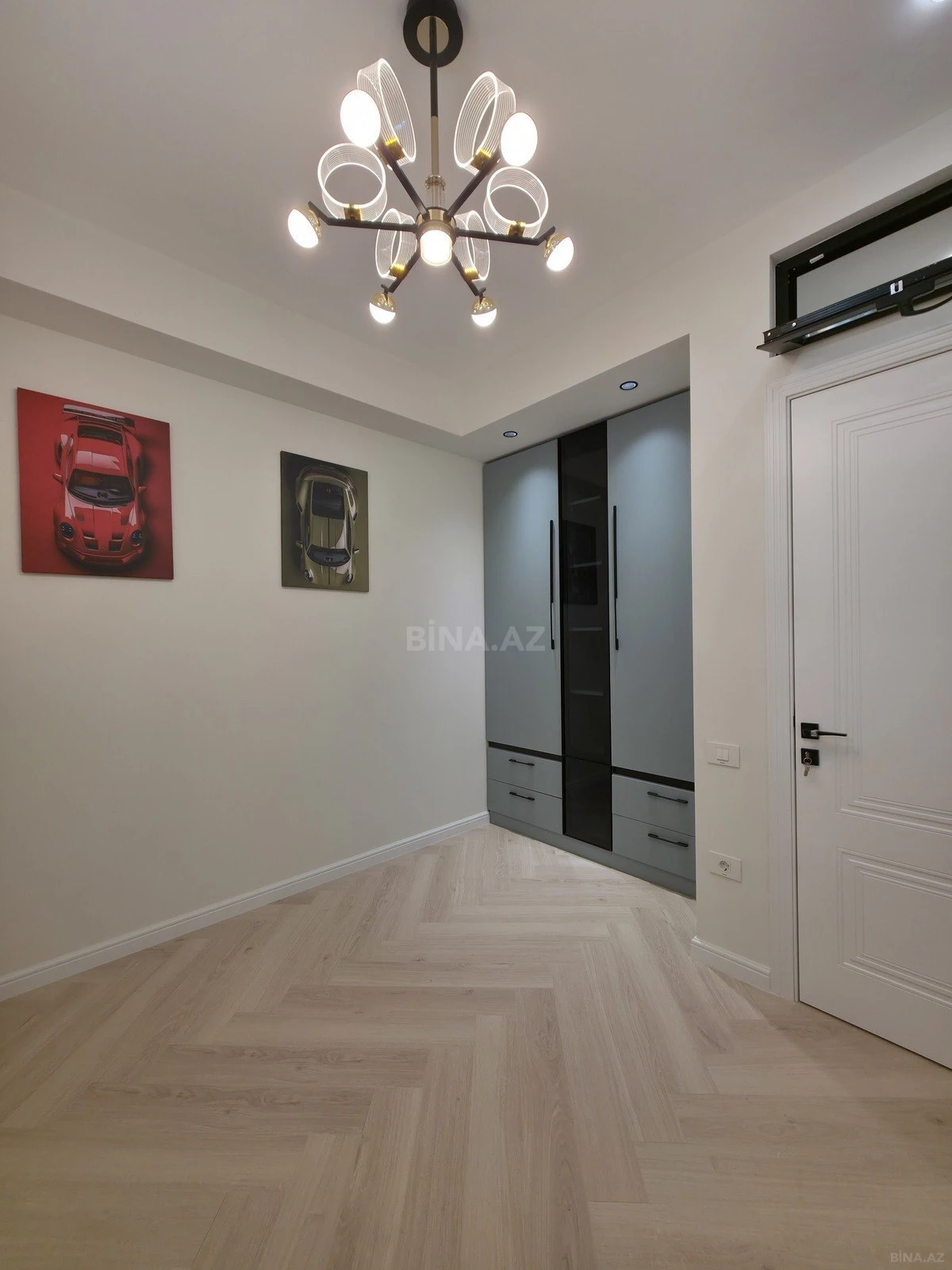 Satılır 3 otaqlı mənzil 91 m²