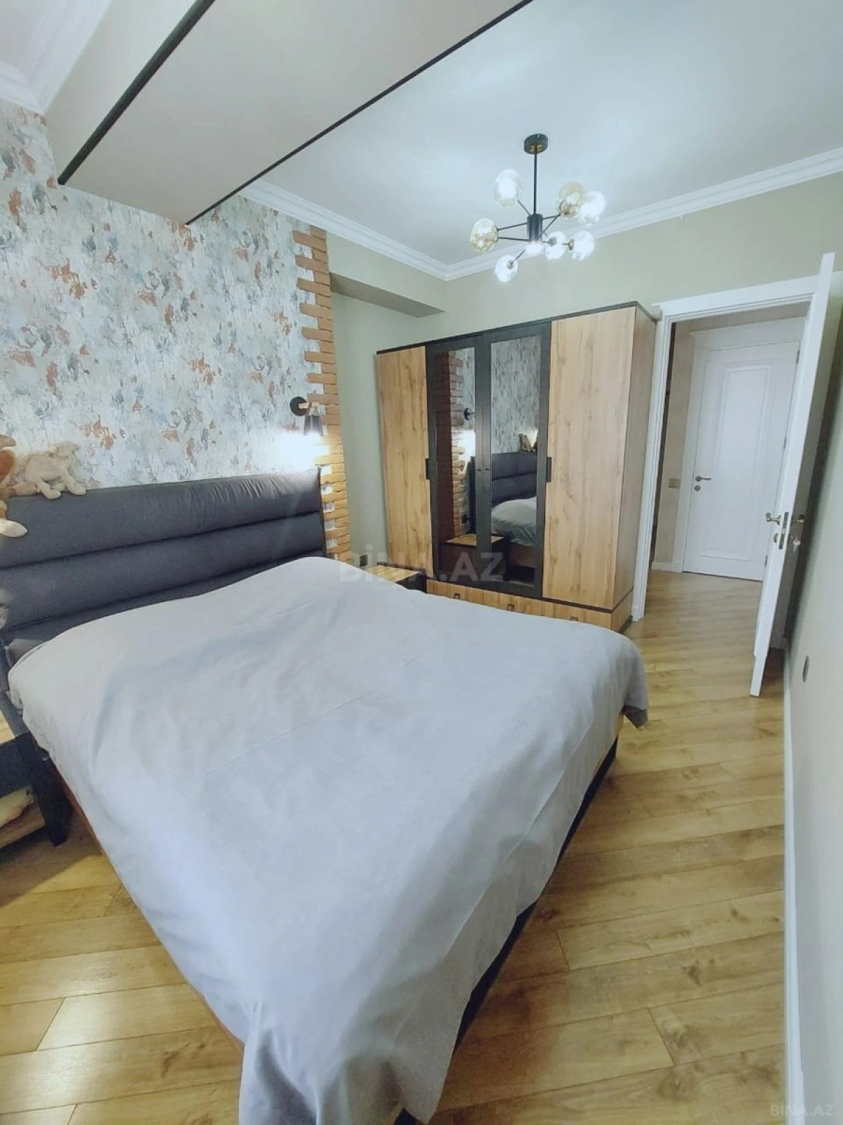 Satılır 4 otaqlı mənzil 100 m²