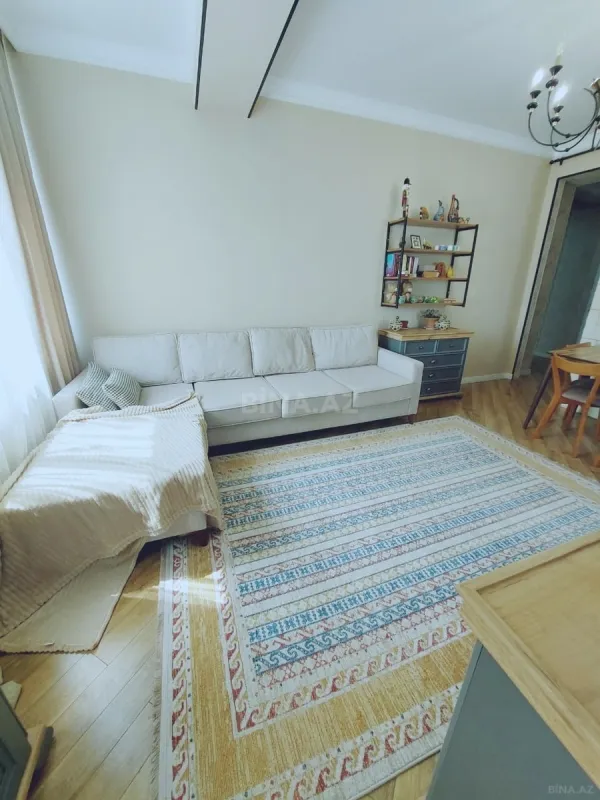 Satılır 4 otaqlı mənzil 100 m²