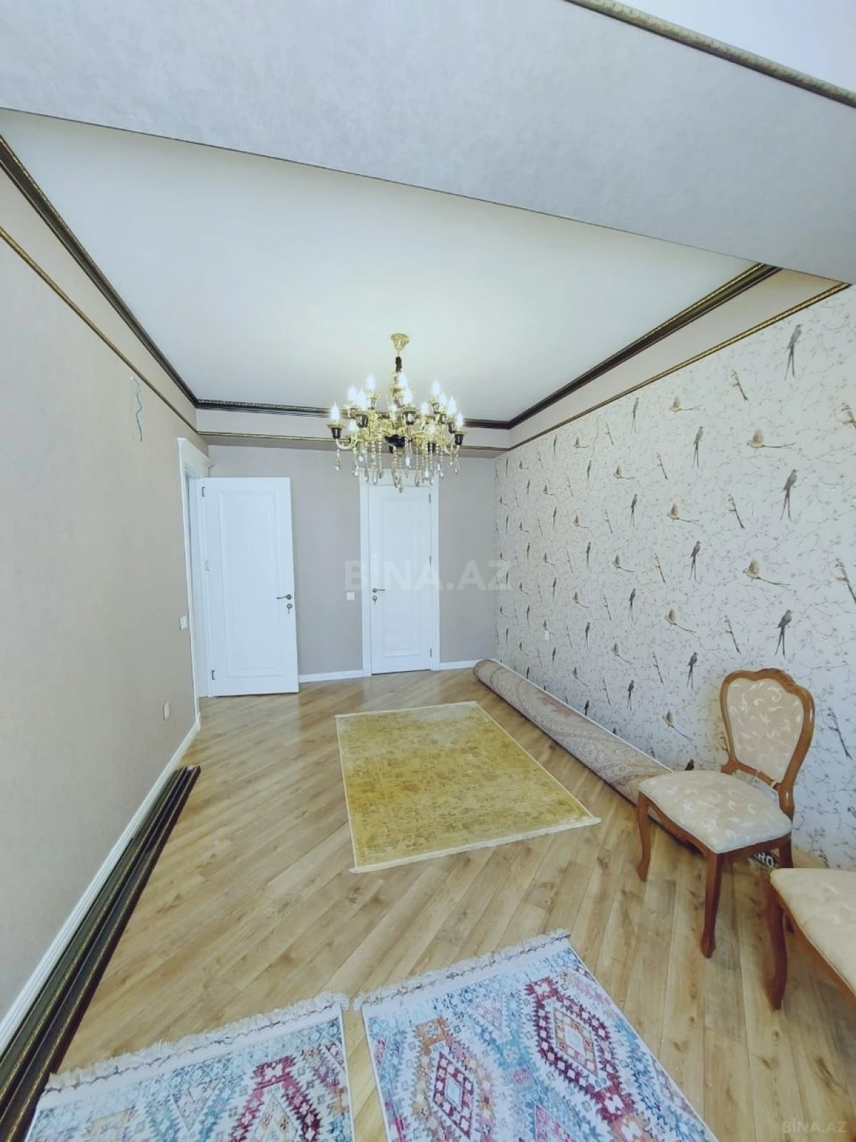 Satılır 4 otaqlı mənzil 100 m²