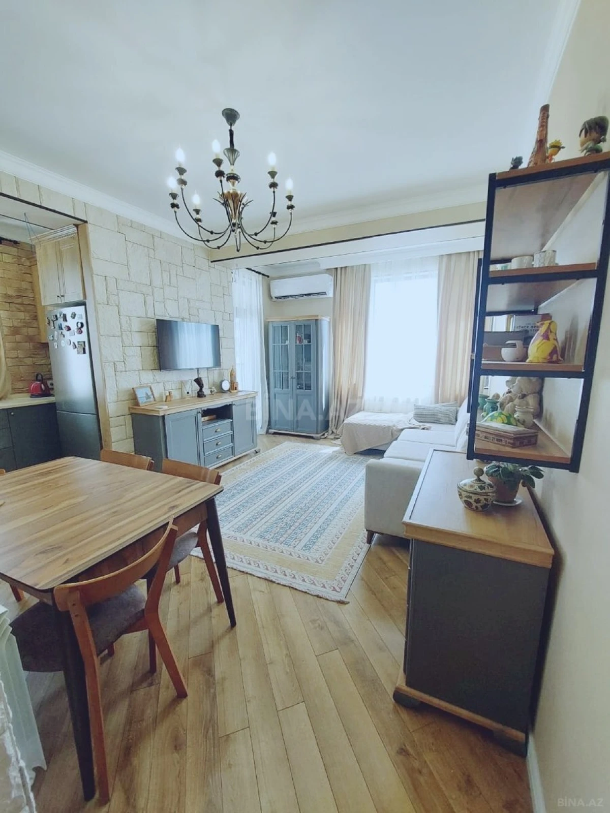 Satılır 4 otaqlı mənzil 100 m²