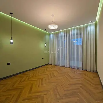 Satılır 5 otaqlı həyət evi 250 m²