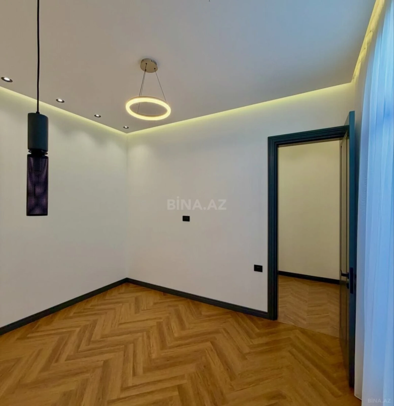 Satılır 5 otaqlı həyət evi 250 m²