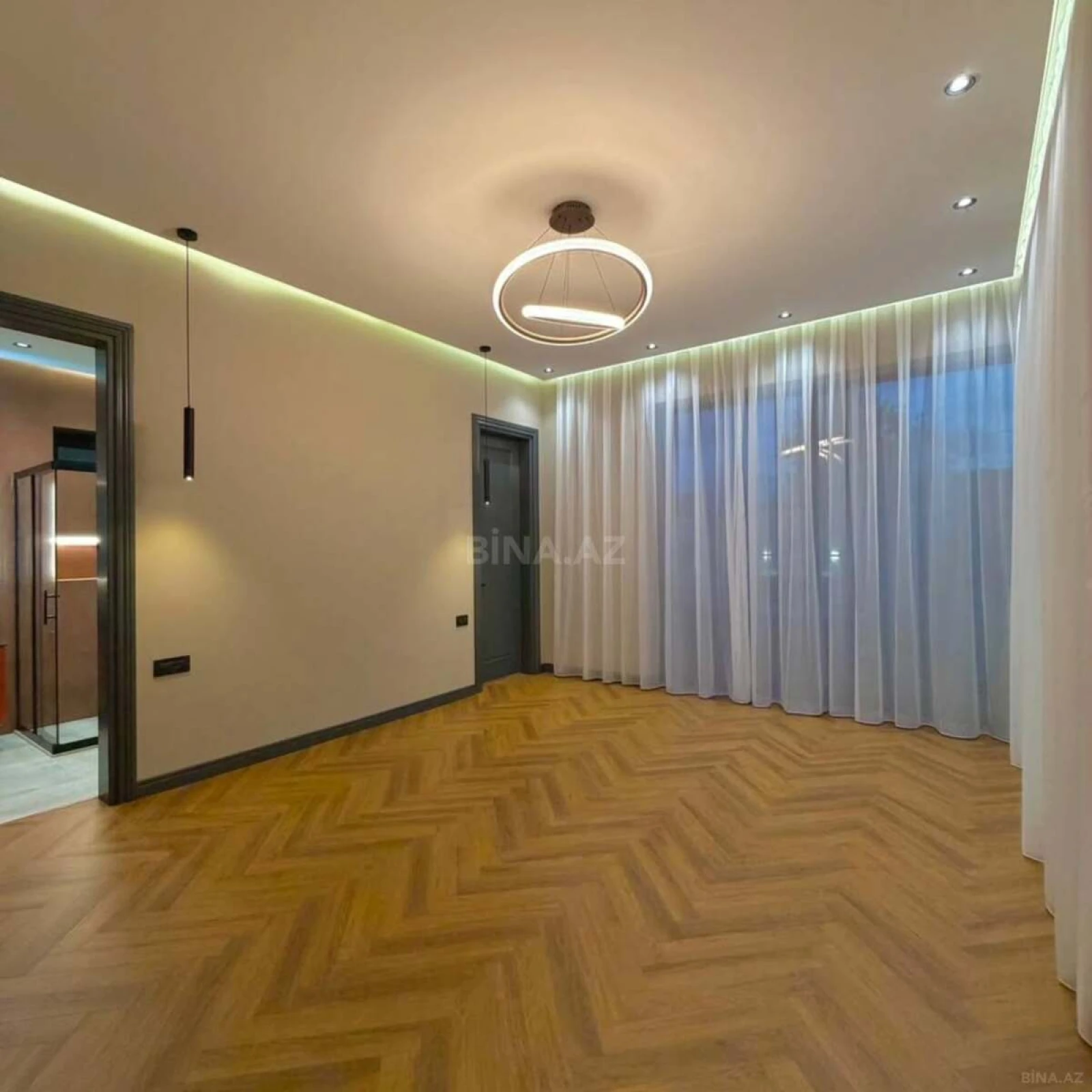 Satılır 5 otaqlı həyət evi 250 m²