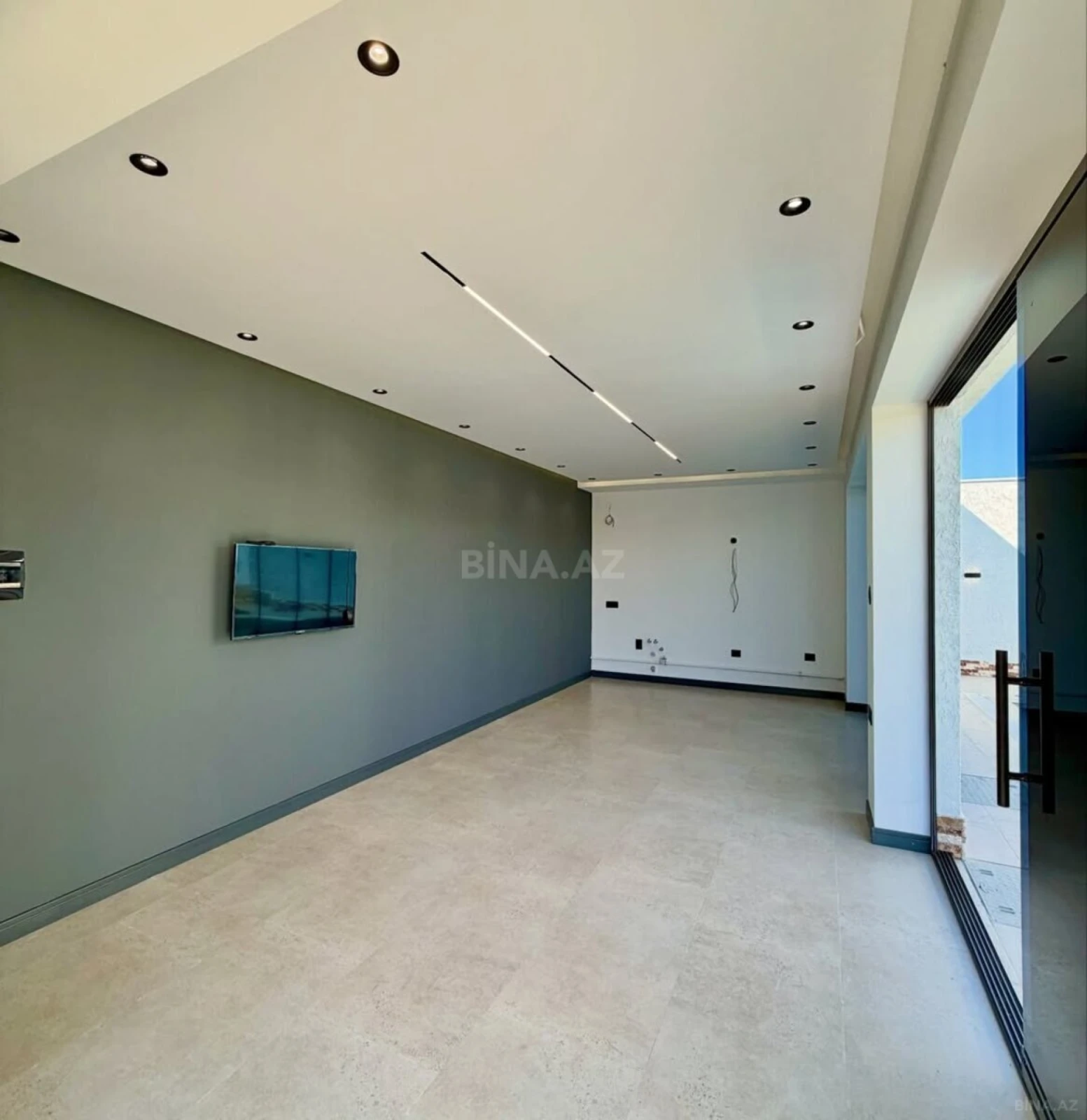 Satılır 5 otaqlı həyət evi 250 m²