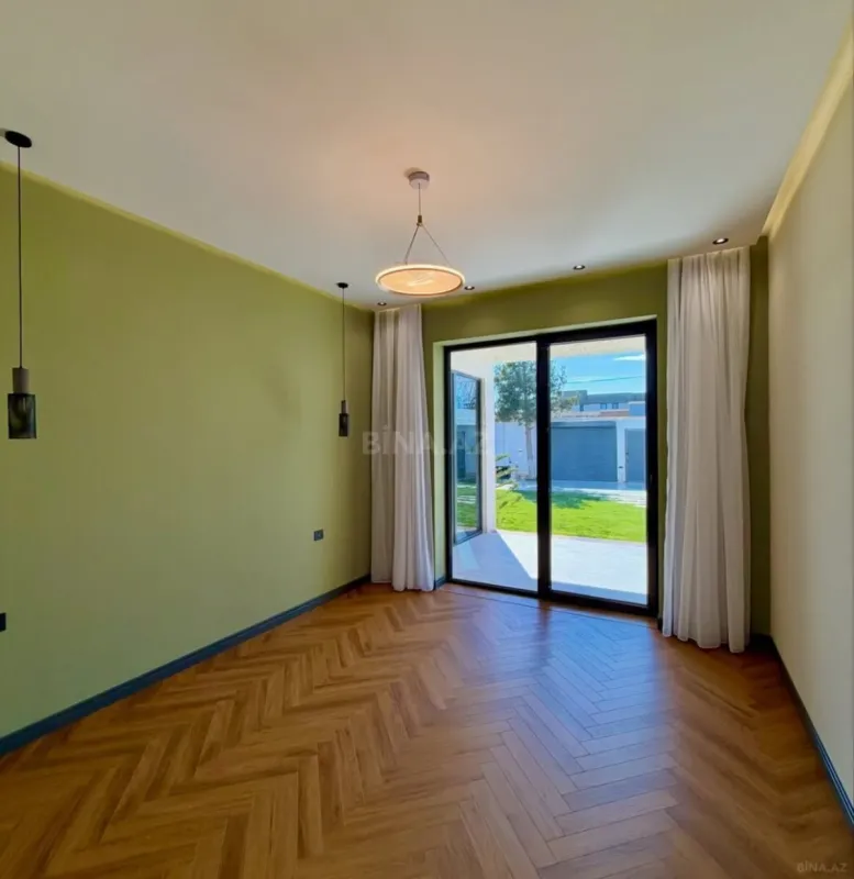 Satılır 5 otaqlı həyət evi 250 m²