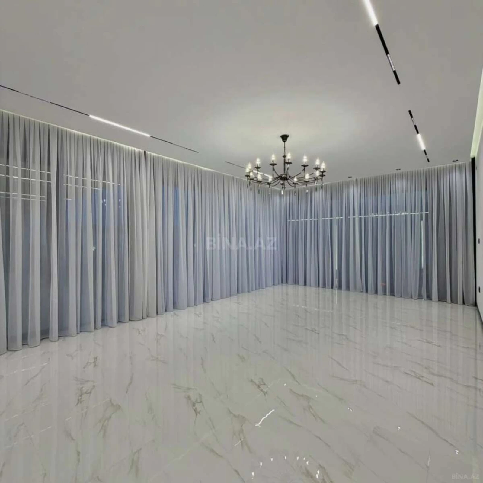 Satılır 5 otaqlı həyət evi 250 m²