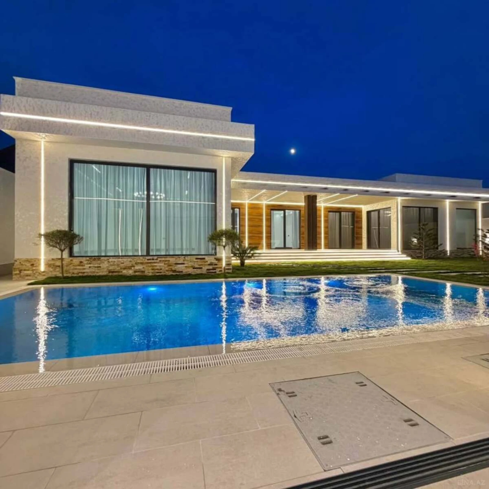 Satılır 5 otaqlı həyət evi 250 m²