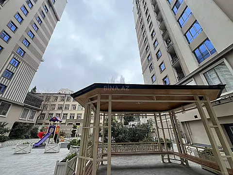 Satılır 4 otaqlı mənzil 185 m²