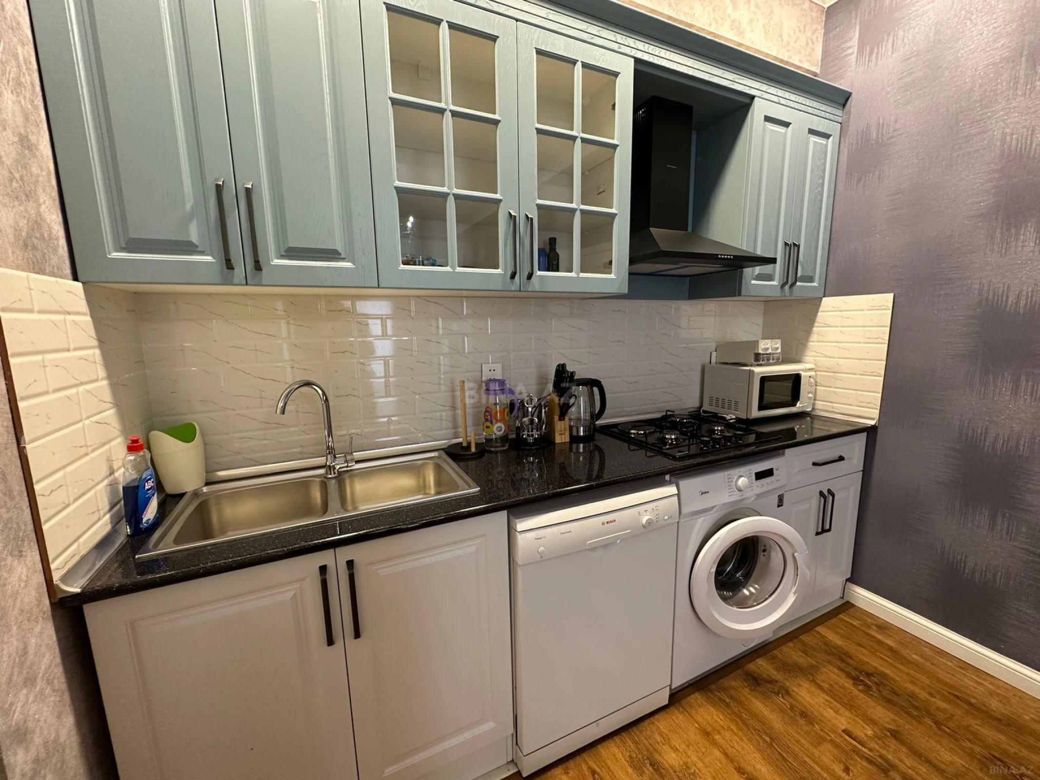 Kirayə verilir 2 otaqlı mənzil 67 m²