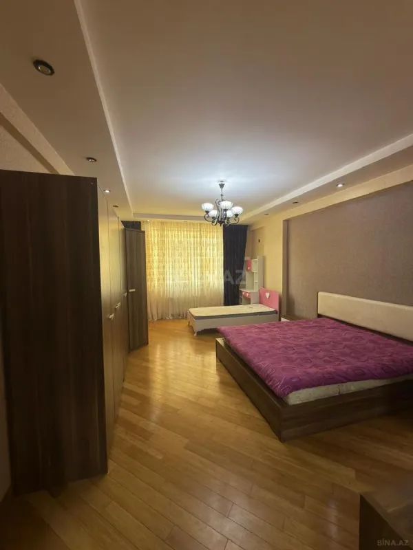 Satılır 4 otaqlı mənzil 165 m²