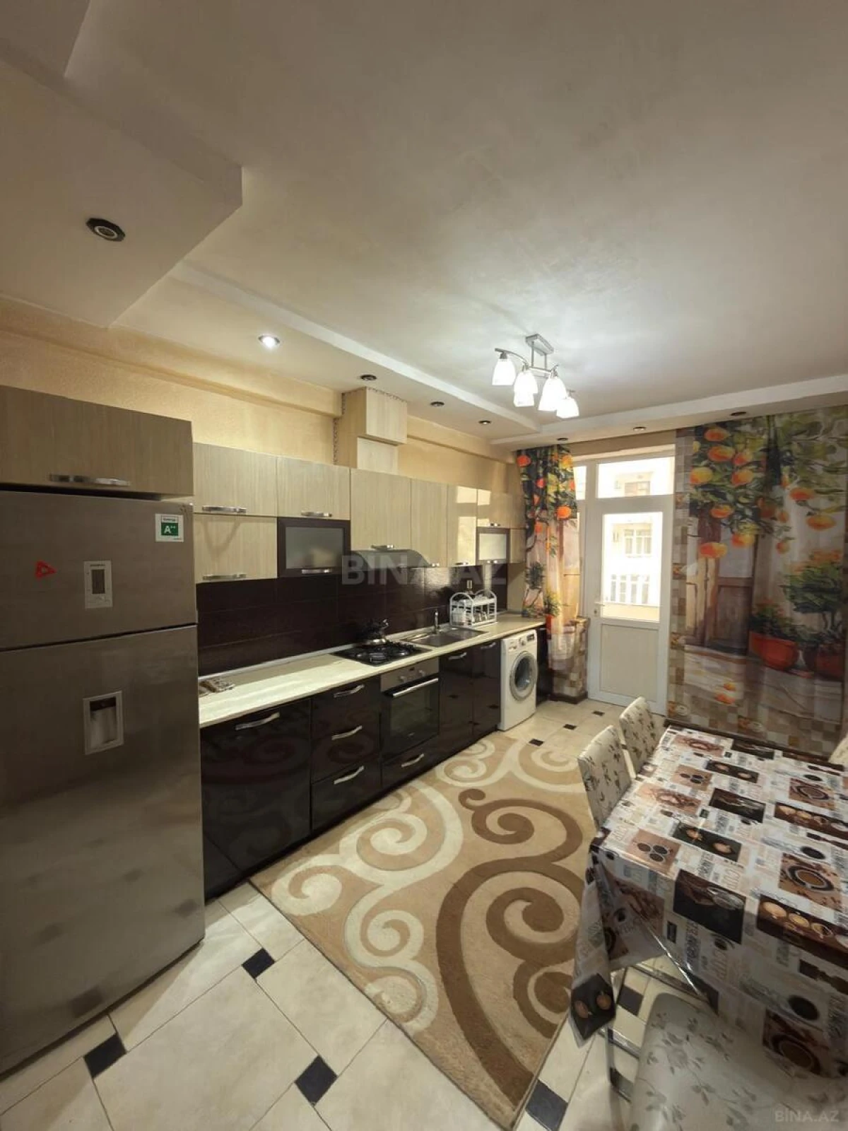 Satılır 4 otaqlı mənzil 165 m²