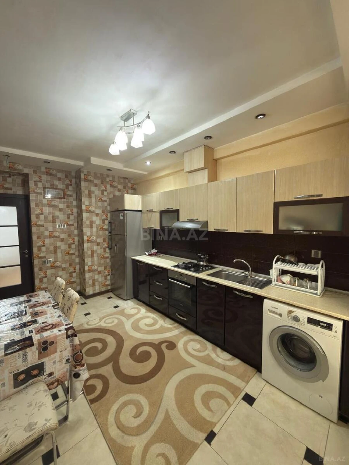 Satılır 4 otaqlı mənzil 165 m²