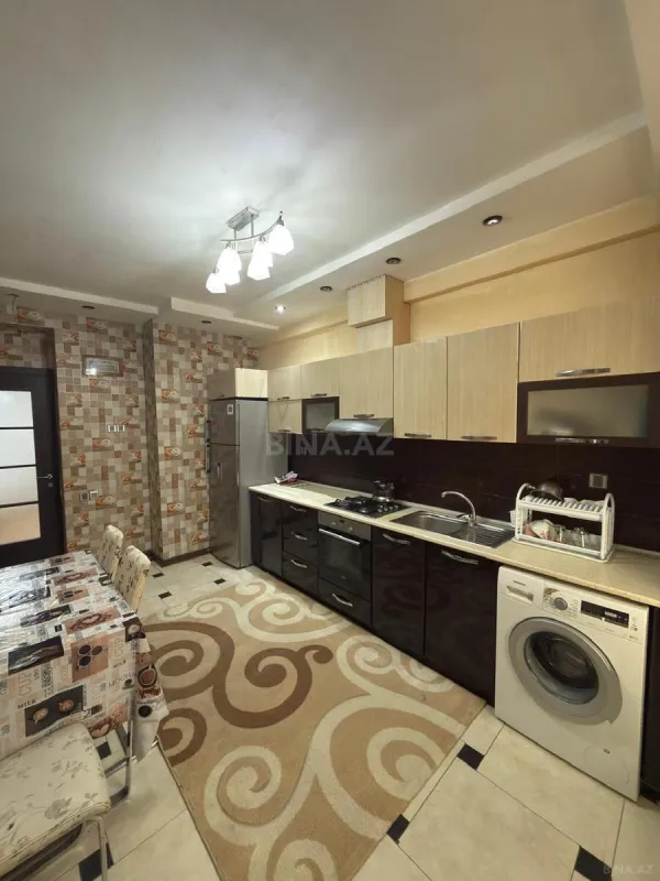 Satılır 4 otaqlı mənzil 165 m²