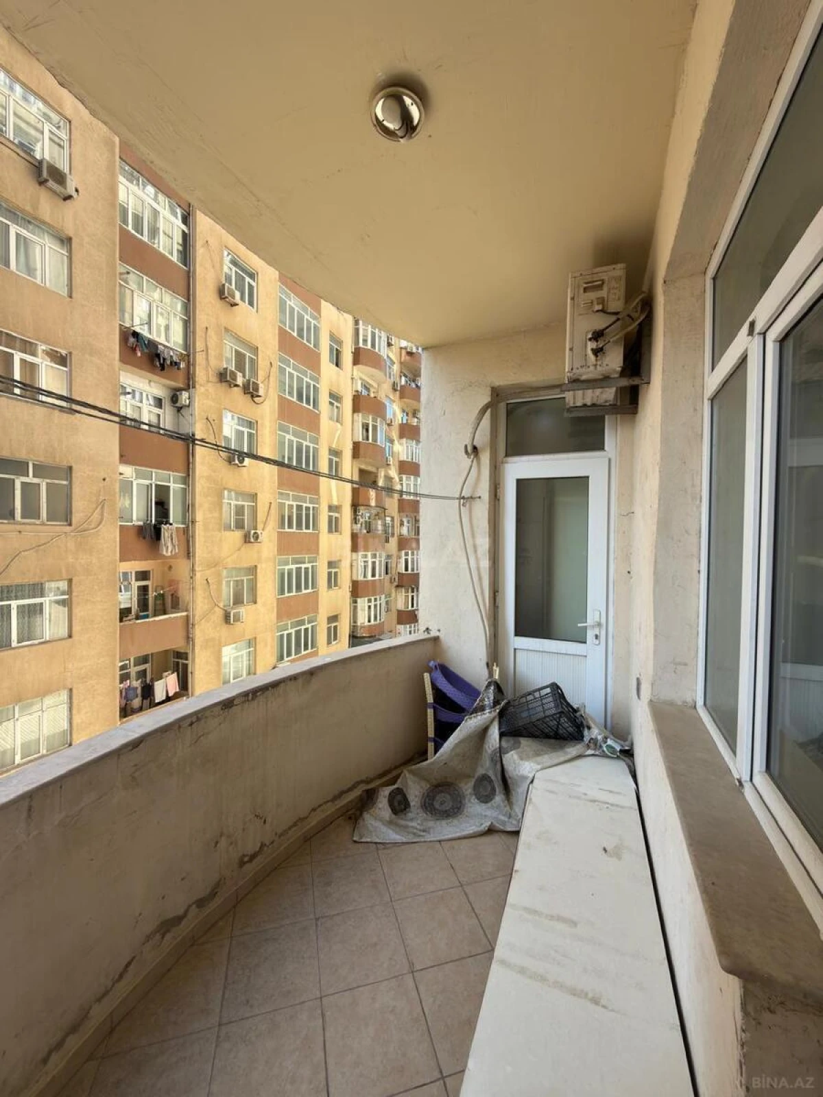 Satılır 4 otaqlı mənzil 165 m²