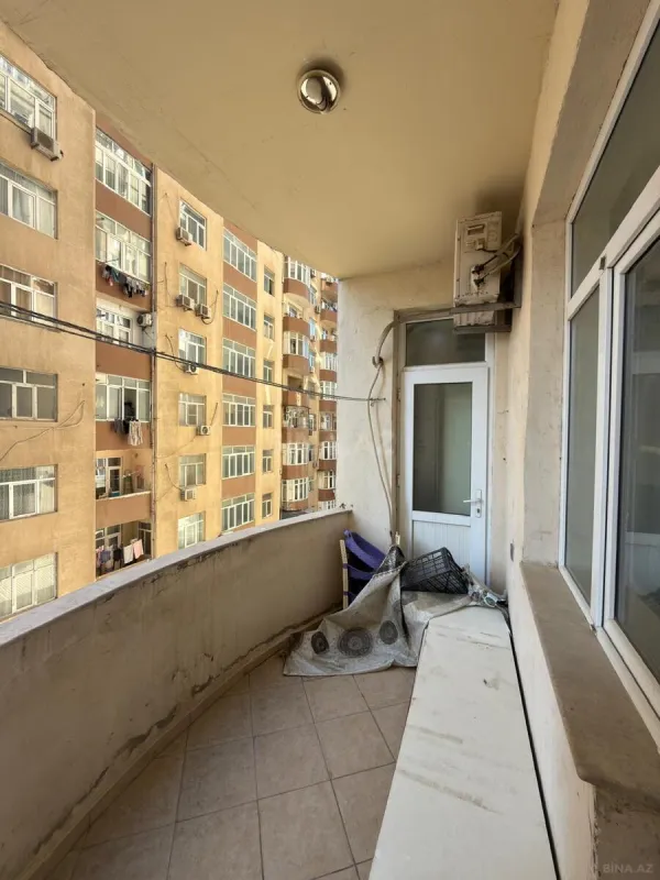Satılır 4 otaqlı mənzil 165 m²