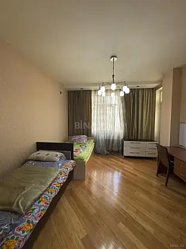 Satılır 4 otaqlı mənzil 165 m²