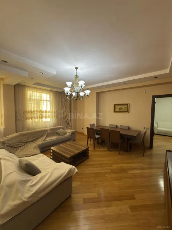 Satılır 4 otaqlı mənzil 165 m²
