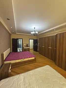 Satılır 4 otaqlı mənzil 165 m²