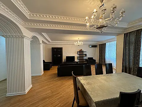 Kirayə verilir 3 otaqlı mənzil 200 m²