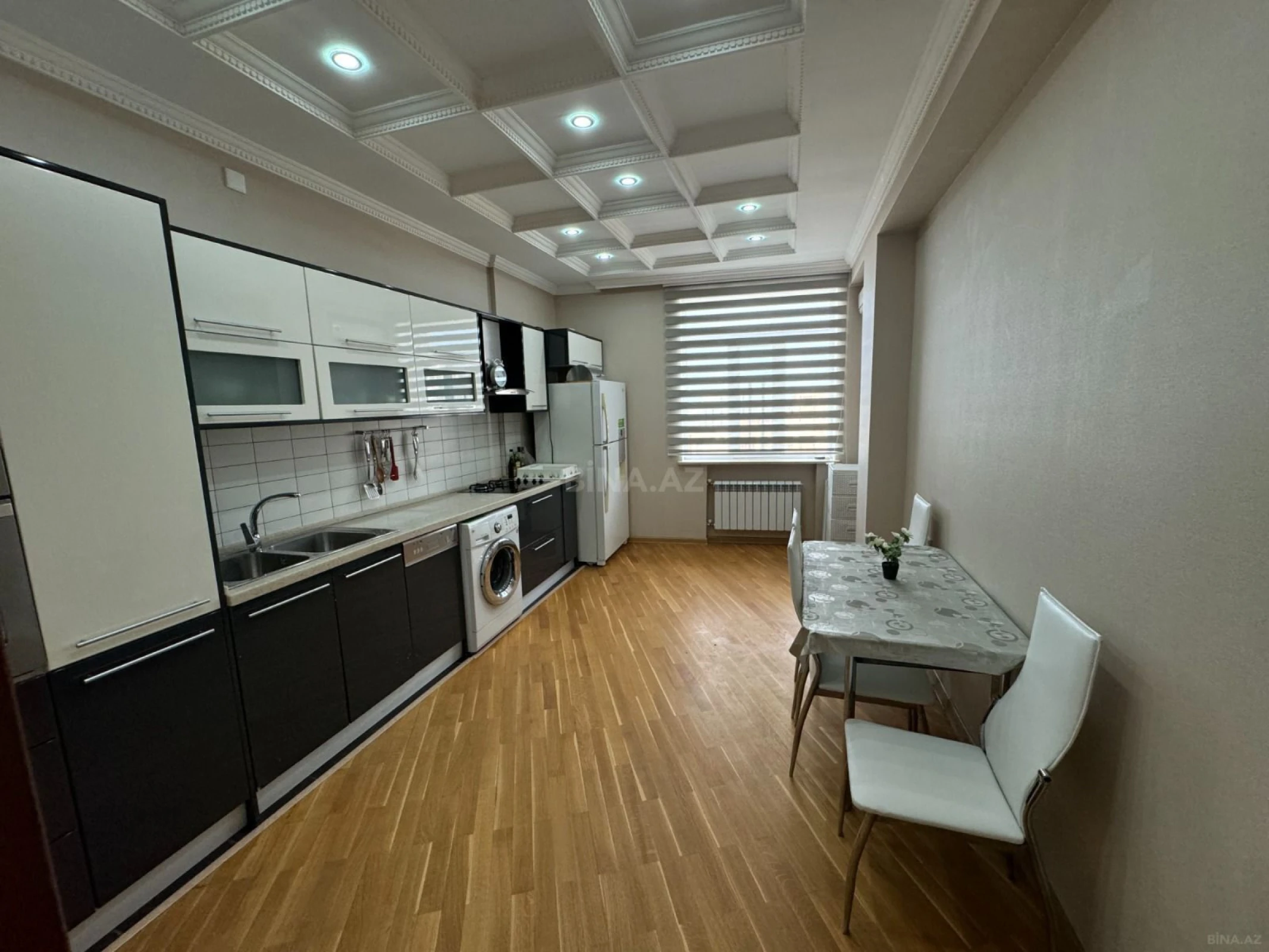 Kirayə verilir 3 otaqlı mənzil 200 m²