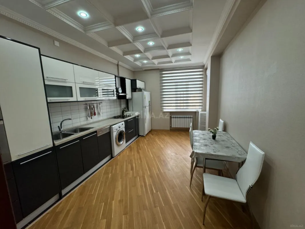 Kirayə verilir 3 otaqlı mənzil 200 m²