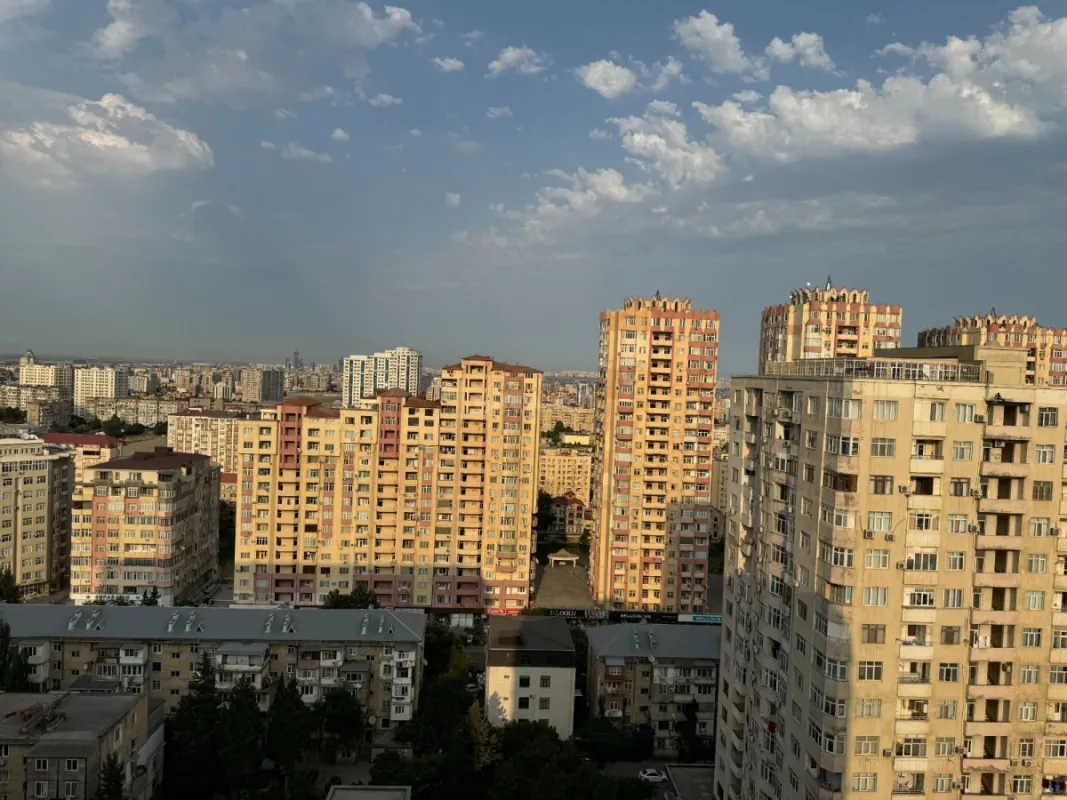 Kirayə verilir 3 otaqlı mənzil 200 m²