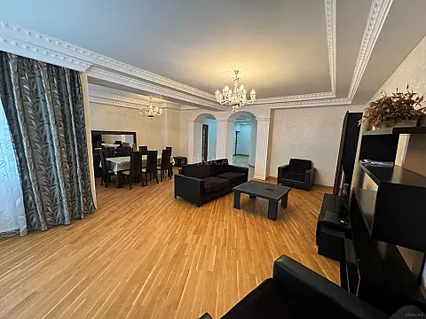 Kirayə verilir 3 otaqlı mənzil 200 m² — Bakı, İnşaatçılar 3 otaq 200.00 m²