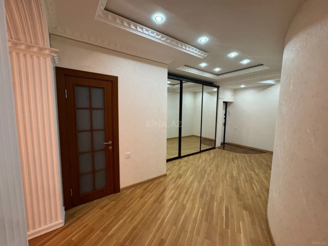 Kirayə verilir 3 otaqlı mənzil 200 m²