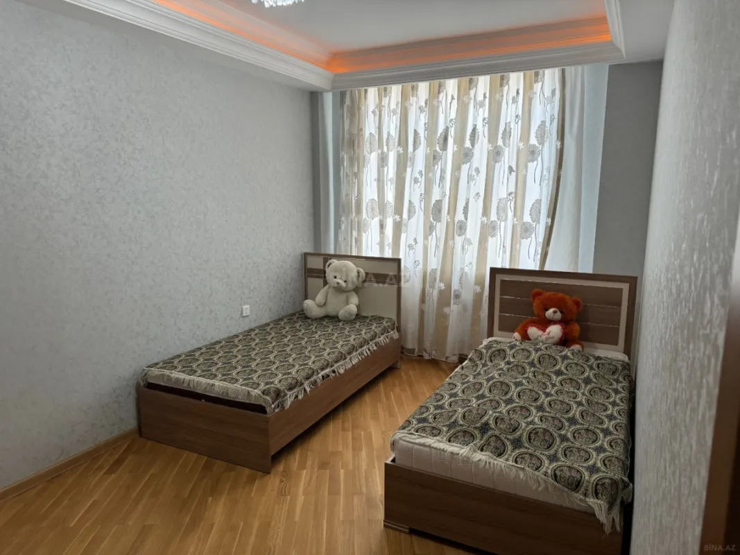 Kirayə verilir 3 otaqlı mənzil 200 m²