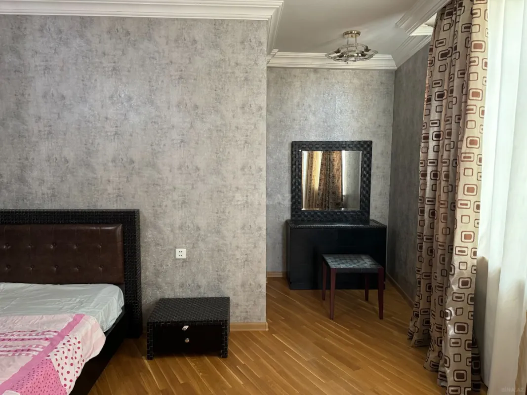 Kirayə verilir 3 otaqlı mənzil 200 m²