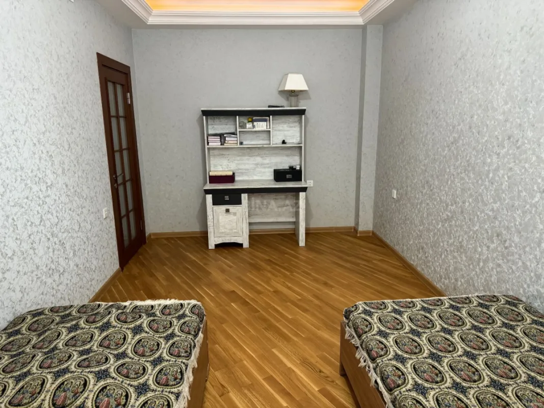 Kirayə verilir 3 otaqlı mənzil 200 m²