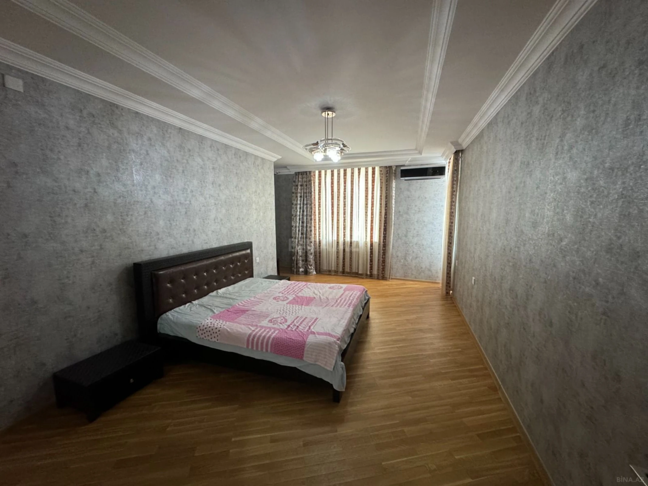 Kirayə verilir 3 otaqlı mənzil 200 m²