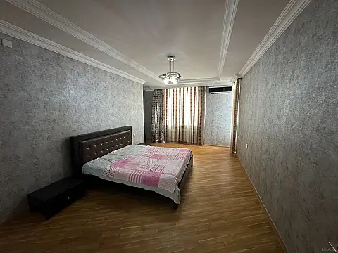 Kirayə verilir 3 otaqlı mənzil 200 m²