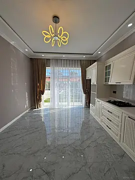 Satılır 6 otaqlı həyət evi 300 m²