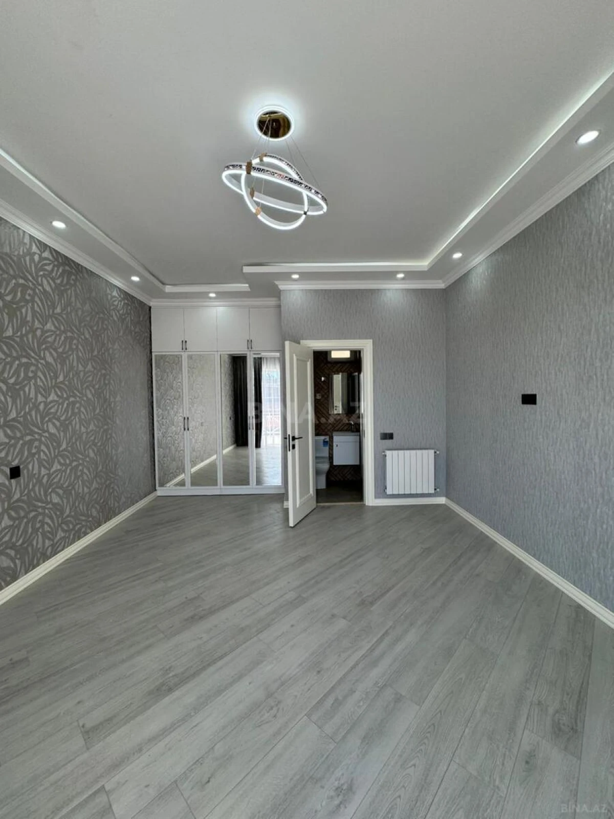 Satılır 6 otaqlı həyət evi 300 m²