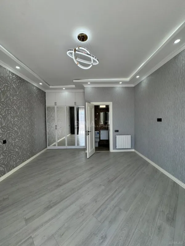 Satılır 6 otaqlı həyət evi 300 m²