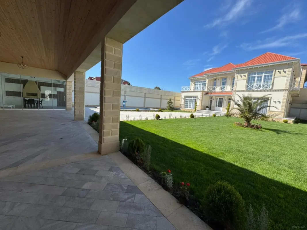 Satılır 6 otaqlı həyət evi 300 m²