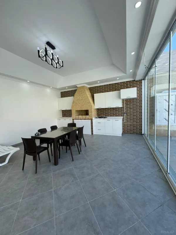 Satılır 6 otaqlı həyət evi 300 m²