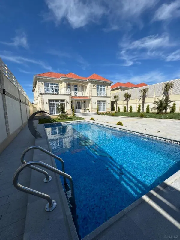 Satılır 6 otaqlı həyət evi 300 m²