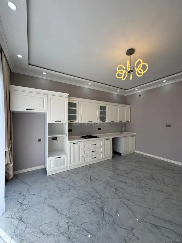 Satılır 6 otaqlı həyət evi 300 m²