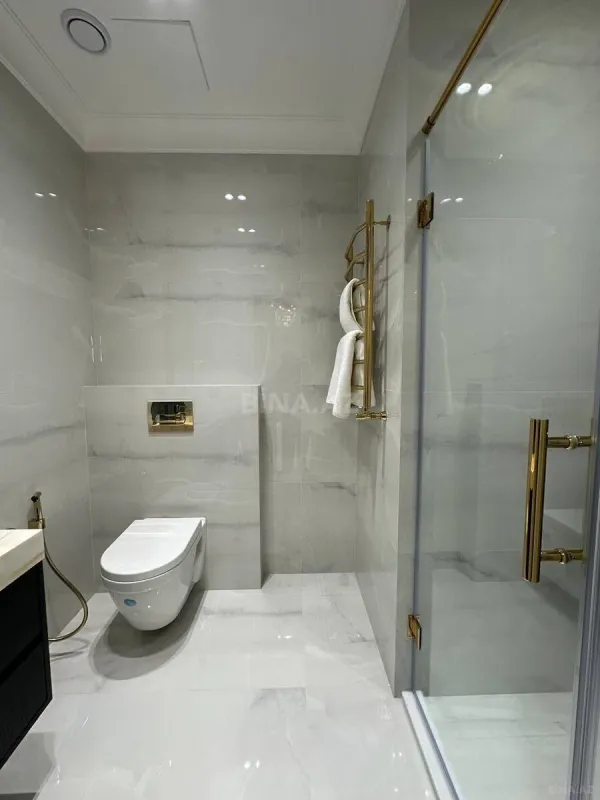 Satılır 3 otaqlı mənzil 124 m²