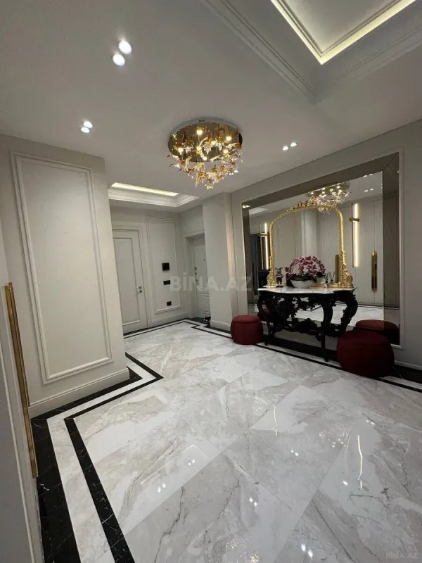 Satılır 3 otaqlı mənzil 124 m²