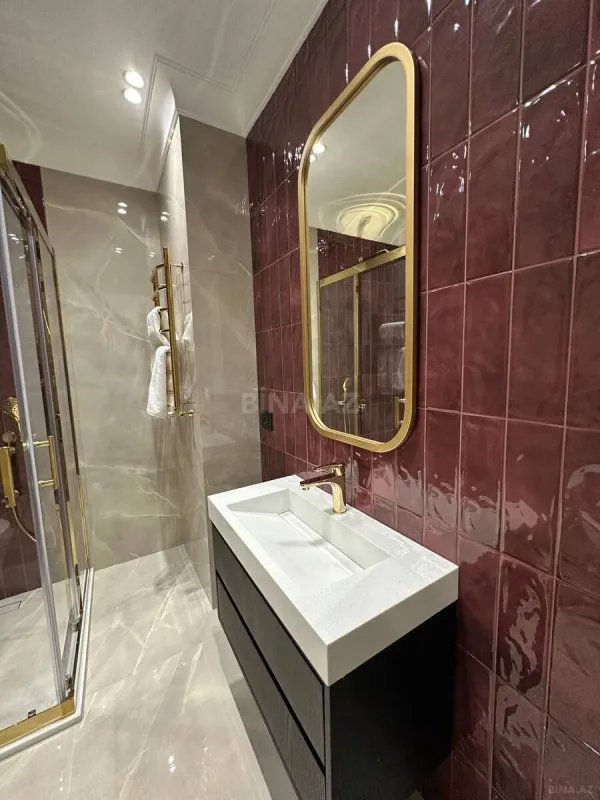 Satılır 3 otaqlı mənzil 124 m²