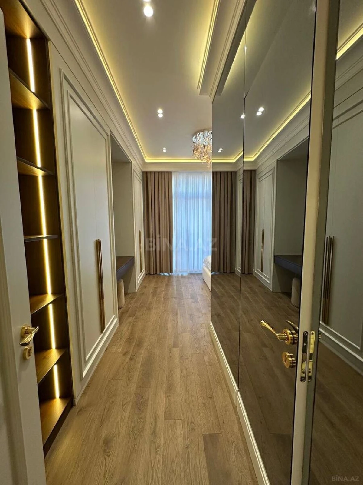 Satılır 3 otaqlı mənzil 124 m²